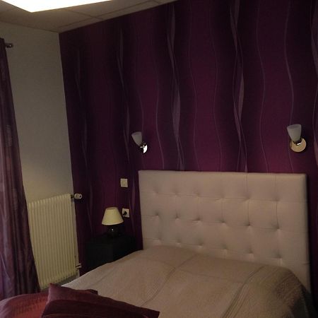 Hotel Le Chatelet Saint Paul de Fenouillet Bagian luar foto