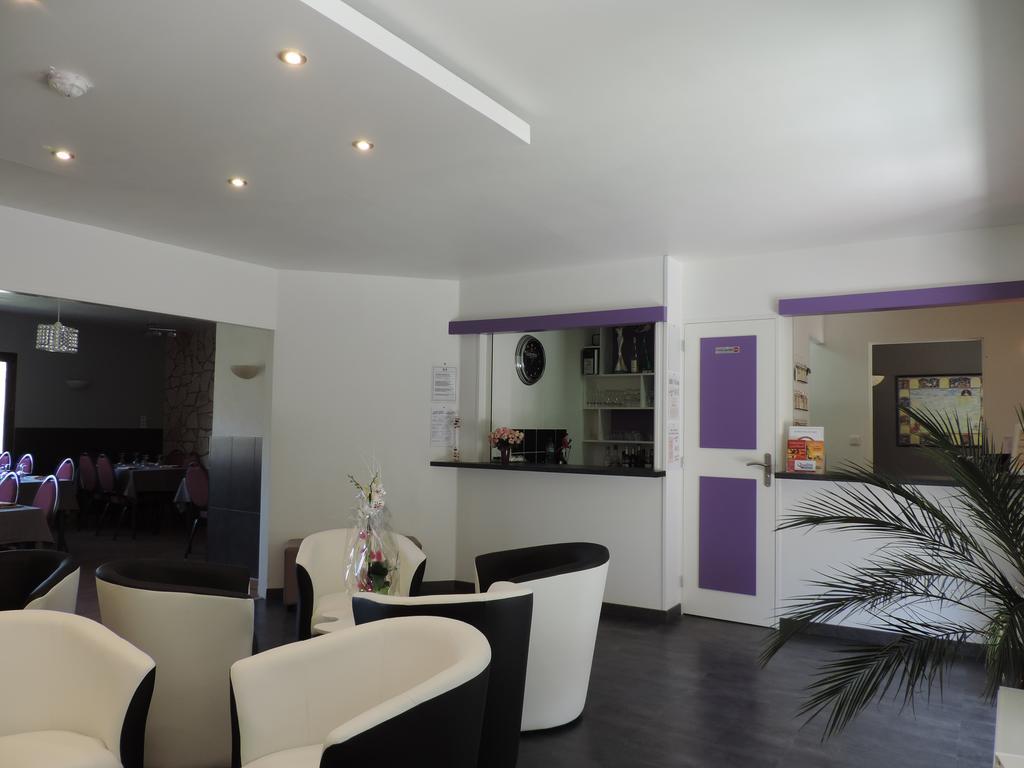 Hotel Le Chatelet Saint Paul de Fenouillet Bagian luar foto