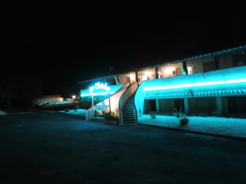 Hotel Le Chatelet Saint Paul de Fenouillet Bagian luar foto