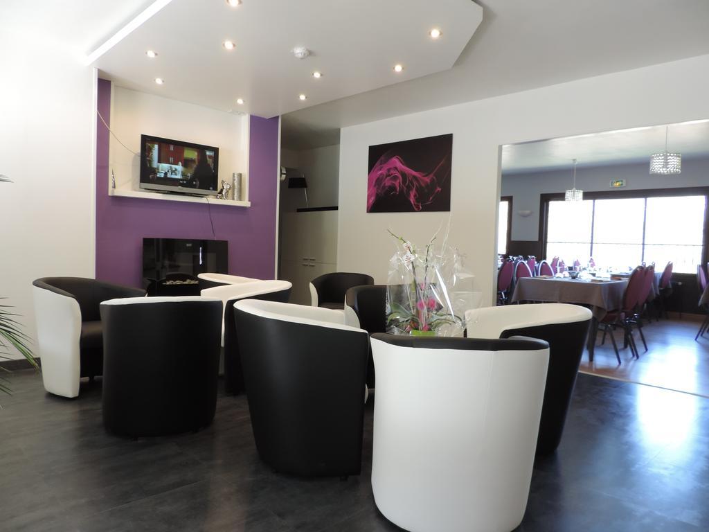 Hotel Le Chatelet Saint Paul de Fenouillet Bagian luar foto