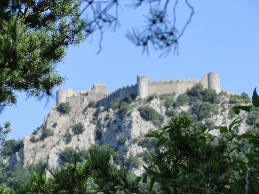 Hotel Le Chatelet Saint Paul de Fenouillet Bagian luar foto